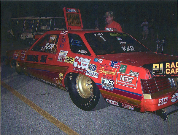 Animal Jim and Zeke in staging lanes